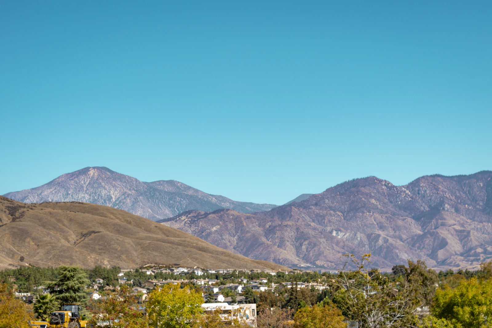 Inland Empire city with mountains
